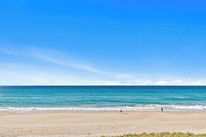 Albatross Beachfront 3 Bedroom Apartment