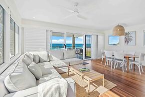 Albatross Beachfront 3 Bedroom Apartment