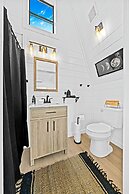 HERA Treehouse Fredericksburg