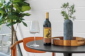 HERA Treehouse Fredericksburg