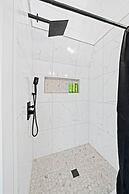 HERA Treehouse Fredericksburg