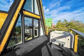 HERA Treehouse Fredericksburg