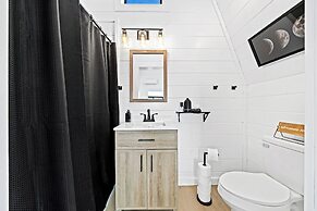 HERA Treehouse Fredericksburg