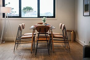 StayAU Stylish 3BR Sea Breeze Mordialloc