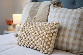 StayAU Stylish 3BR Sea Breeze Mordialloc