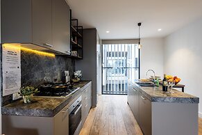 StayAU Stylish 3BR Sea Breeze Mordialloc