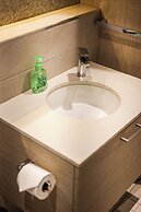 StayAU Stylish 3BR Sea Breeze Mordialloc