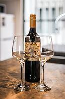 StayAU Stylish 3BR Sea Breeze Mordialloc