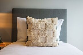 StayAU Stylish 3BR Sea Breeze Mordialloc