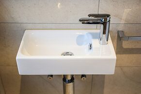 StayAU Stylish 3BR Sea Breeze Mordialloc