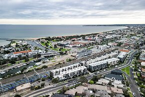 StayAU Stylish 3BR Sea Breeze Mordialloc