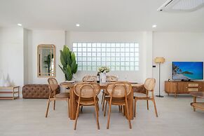 Bali Style 4BR Pool Villa Kaia in Rawai