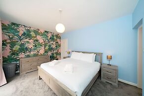 Newhall Gardens - Botanical Bliss