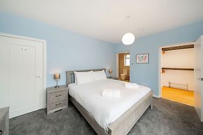 Newhall Gardens - Botanical Bliss