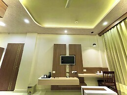 Hotel KUBER PALACE - Sea beach & Temple