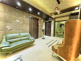 Hotel KUBER PALACE - Sea beach & Temple