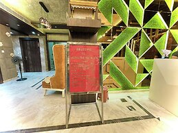 Hotel KUBER PALACE - Sea beach & Temple