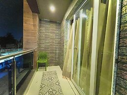 Hotel KUBER PALACE - Sea beach & Temple