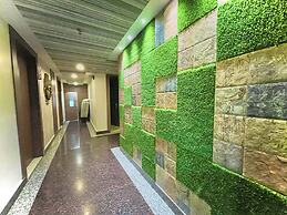 Hotel KUBER PALACE - Sea beach & Temple