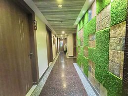 Hotel KUBER PALACE - Sea beach & Temple