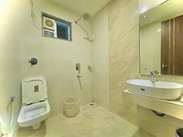 Hotel KUBER PALACE - Sea beach & Temple