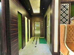 Hotel KUBER PALACE - Sea beach & Temple