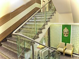 Hotel KUBER PALACE - Sea beach & Temple