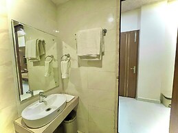 Hotel KUBER PALACE - Sea beach & Temple