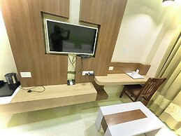 Hotel KUBER PALACE - Sea beach & Temple