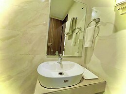 Hotel KUBER PALACE - Sea beach & Temple