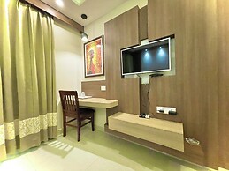 Hotel KUBER PALACE - Sea beach & Temple