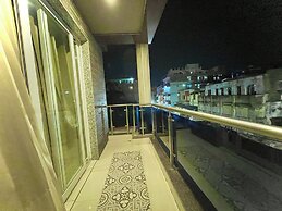 Hotel KUBER PALACE - Sea beach & Temple