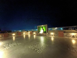 Hotel KUBER PALACE - Sea beach & Temple