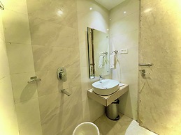 Hotel KUBER PALACE - Sea beach & Temple