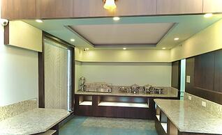 Hotel KUBER PALACE - Sea beach & Temple