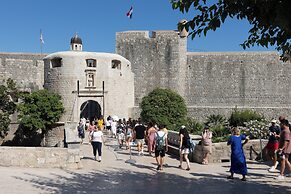 Room-seistanca Lux - Old City Entrance D