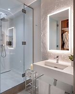 Axel Hotel Valencia – Adults Only