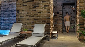 Axel Hotel Bilbao – Adults Only