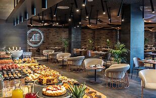 Axel Hotel Bilbao – Adults Only