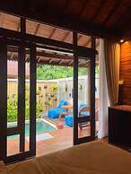Ngesil Private Joglo and Pool