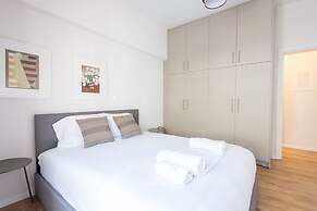 Urban Comfort 2 Bdrm Next to Metro