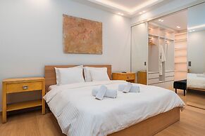 Alimos Luxury 3Bd w Outdoor Jacuzzi