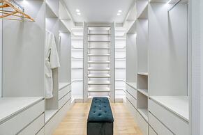 Alimos Luxury 3Bd w Outdoor Jacuzzi