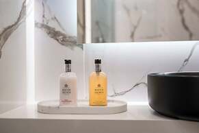 Alimos Luxury 3Bd w Outdoor Jacuzzi