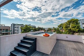 Alimos Luxury 3Bd w Outdoor Jacuzzi