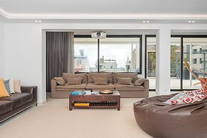 Alimos Luxury 3Bd w Outdoor Jacuzzi