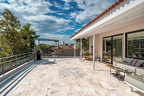 Alimos Luxury 3Bd w Outdoor Jacuzzi