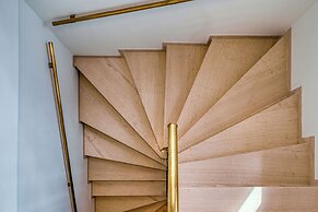 Alimos Luxury 3Bd w Outdoor Jacuzzi