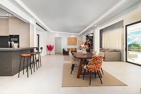 Alimos Luxury 3Bd w Outdoor Jacuzzi