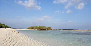 Dhigurah Tourist Hotel